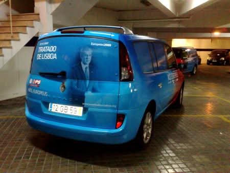 vehículo rotulado
